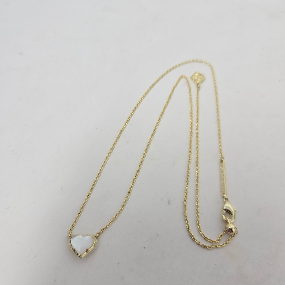 Kendra Scott Ari Heart Pendant Necklace Gold White Mother of Pearl Adjustable